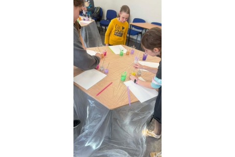 Warsztaty kreatywne dla dzieci od 10 lat - „Malowanie metodą Pouringu”