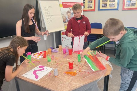 Warsztaty kreatywne dla dzieci od 10 lat - „Malowanie metodą Pouringu”