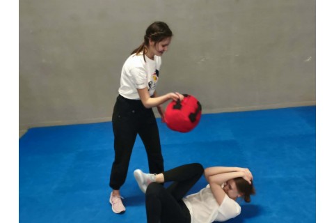 ZAJĘCIA SAMOOBRONY DLA KOBIET