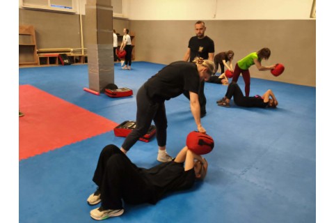 ZAJĘCIA SAMOOBRONY DLA KOBIET