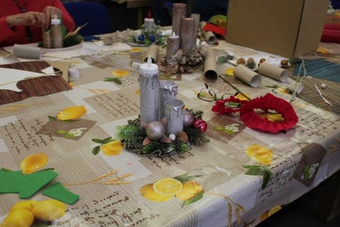 Warsztaty kreatywne dla seniorów - „Bożonarodzeniowy świecznik”