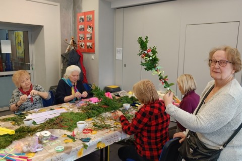 Warsztaty kreatywne dla seniorów - Palma wielkanocna