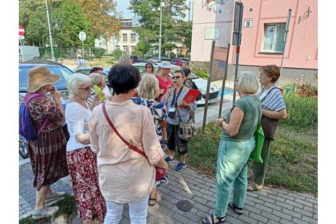 Seniorzy szlakiem WidziMisiów - spacer