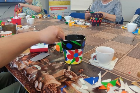 Warsztaty artystyczne dla seniorów - mozaika